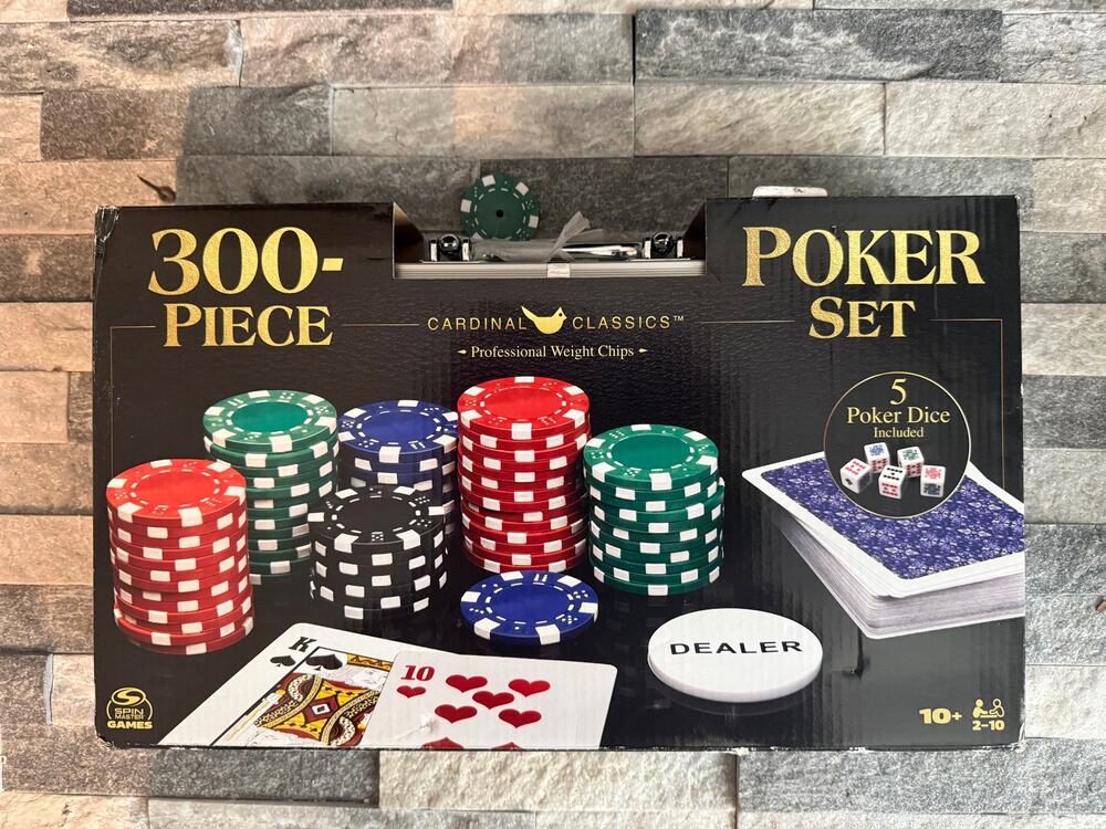 Cardinal Classics 300-Piece Poker Set with Aluminum Case & Professional Chips